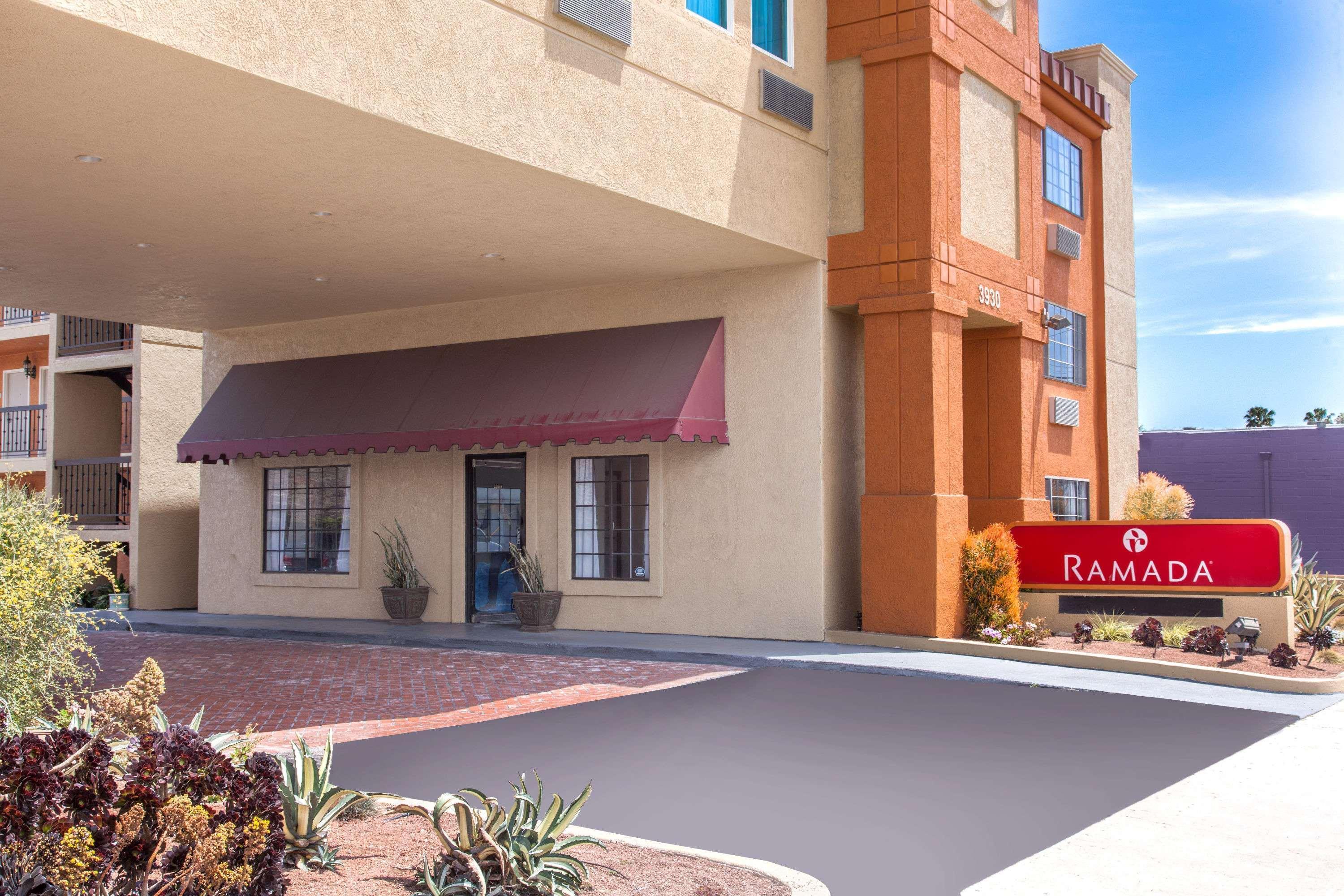 Ramada By Wyndham Culver City Los Angeles Exterior foto